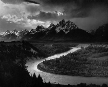 Figura 2. The Tetons and the Snake River, Fotografía en película blanco y negro. Ansel Adams, 1942.